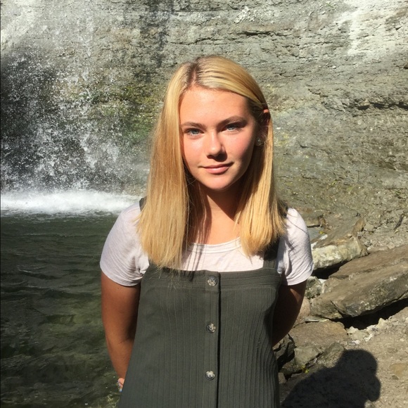 Meet your Posher, Amber - Picture 1 of 1